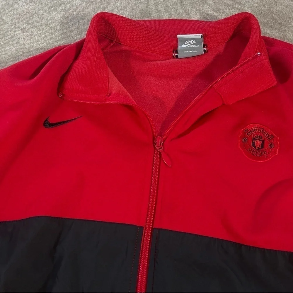 Nike Men’s Manchester United Red Soccer Jacket Size XXL‎
